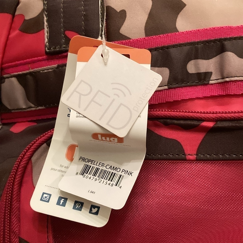 Lug Propeller Pink Camouflage Quilted Duffel Bag BNWT - Picture 4 of 13